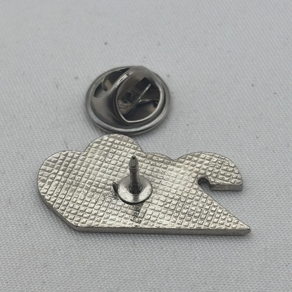 2000 St John New Brunswick Canada Street Lamps Silver Tone Lapel Hat Pin